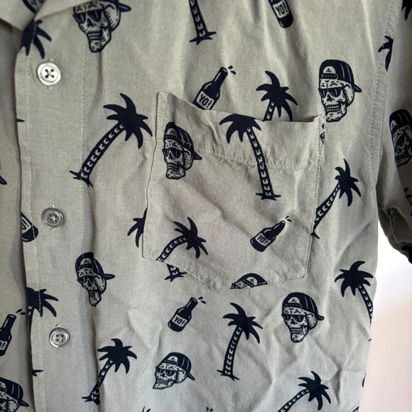 Men’s button up - Picture 2 of 5